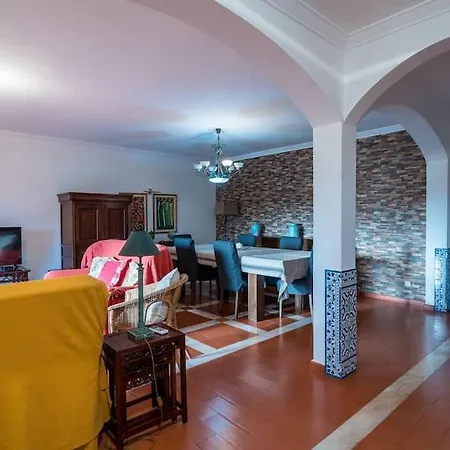 4 Bedroom In Olhao Quelfes