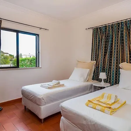 بيت للعطل 4 Bedroom In Olhao Quelfes