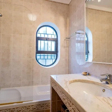 4 Bedroom In Olhao