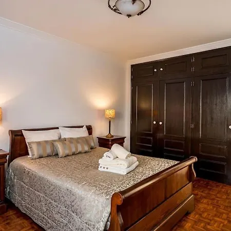 Ferienhaus 4 Bedroom In Olhao